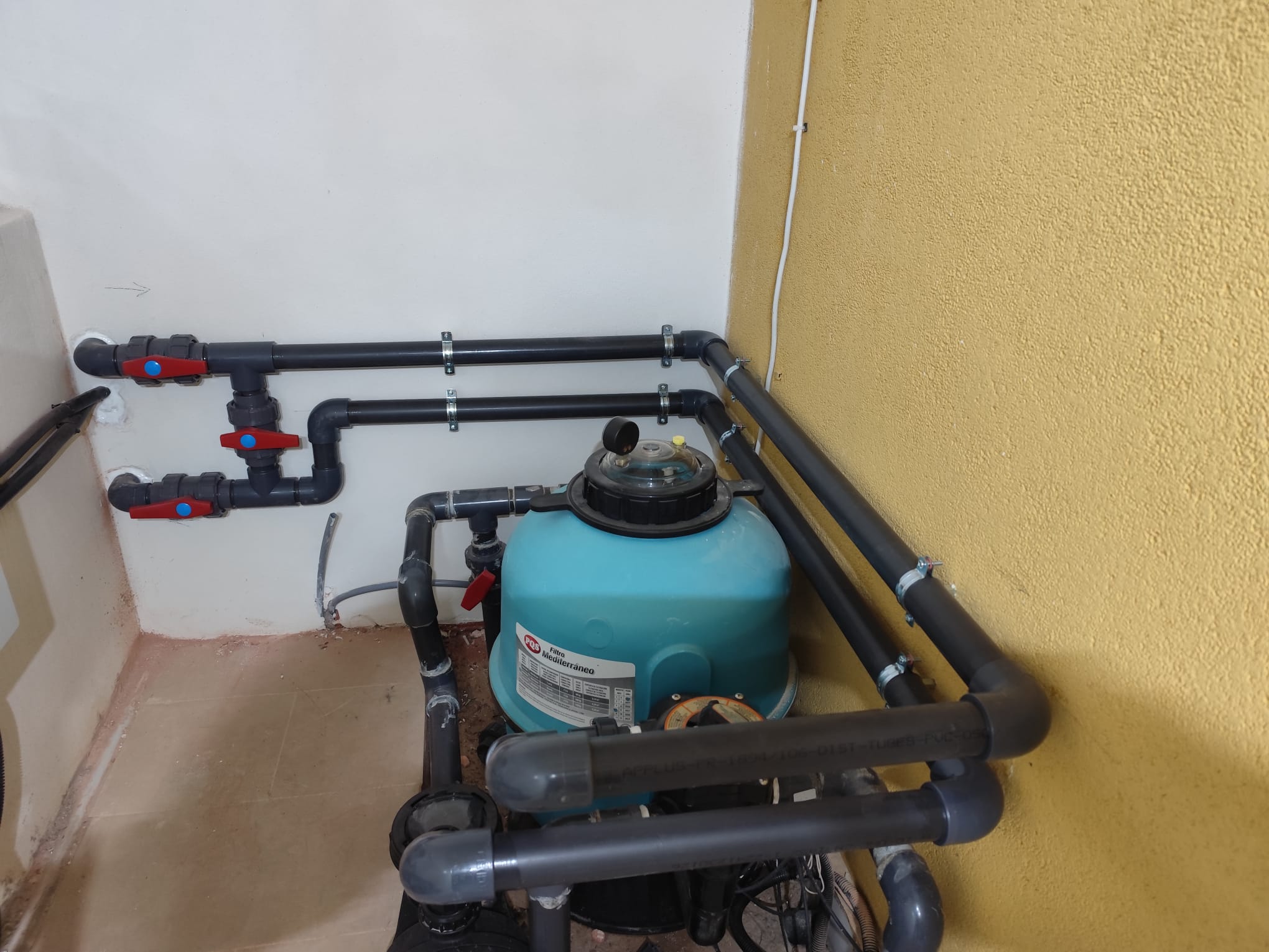 Fontanero trabajando